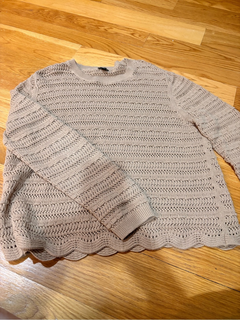 Ann Taylor Factory Women’s XL Beige Open Knit Scalloped Hem Pullover Sweater
